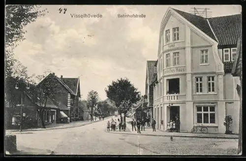 AK Visselhövede, Partie in der Bahnhofstrasse mit Hotel Deutsches Haus