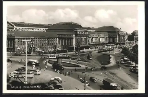 AK Leipzig, Hauptbahnhof mit Strassenbahnen