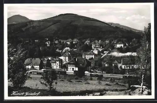 AK Jonsdorf, Blick auf Ort und Buchberg, mit Bahnhof