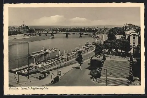 AK Dresden, Dampfschiff-Landeplatz mit Stadtansicht