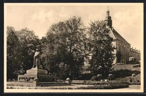 AK Gotha, Schloss, 95er Kriegerdenkmal