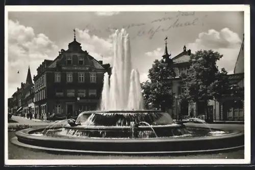 AK Kaiserslautern, Gasthaus zum Hexenbäcker mit Fackelwoogbrunnen und Apotheke