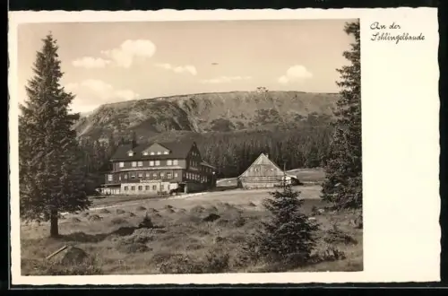 AK Schlingelbaude /Riesengebirge, Partie an der Baude mit Prinz Heinrich-Baude auf dem Hochgebirgskamm