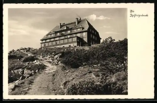 AK Reifträgerbaude /Riesengebirge, Ansicht mit Zugangsweg