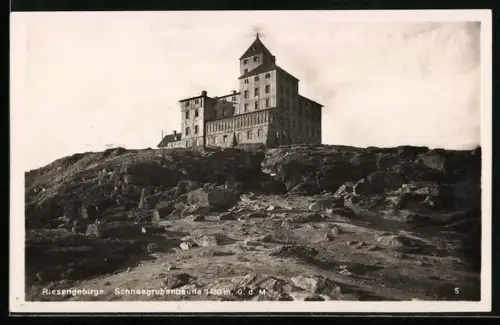 AK Schneegrubenbaude /Riesengebirge, Berghütte, Panorama