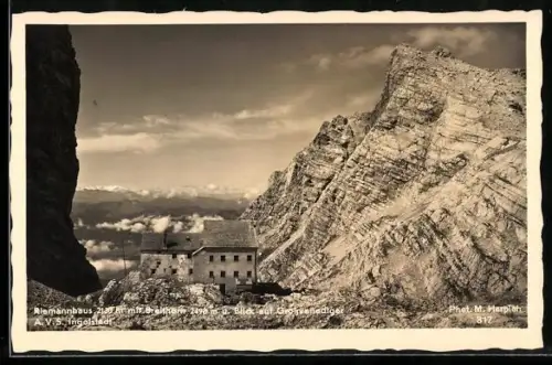 AK Riemannhaus, Berghütte mit Breithorn u. Grossvenediger-Blick