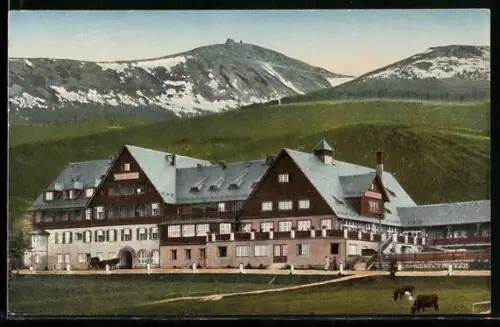 AK Riesengebirge, Teichmannbaude auf dem Brückenberg, Schneekoppe im Hintergrund