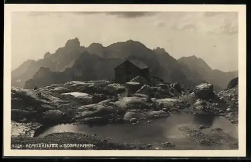 AK Adamek-Hütte /Gosaugletscher, Blick zur Berghütte mit Bergpanorama