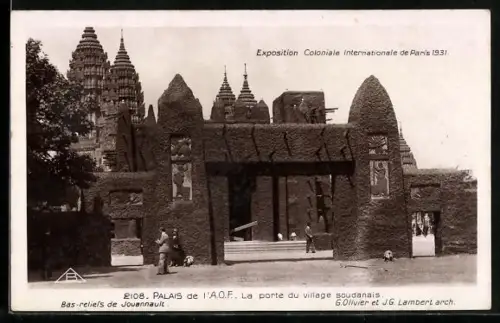 AK Paris, Exposition coloniale internationale 1931, Palais de l`AOF, La porte du village soudanais