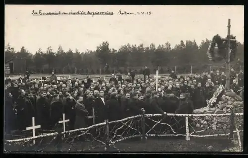 Foto-AK Soltau, Kriegsgefangenenlager, Messe am Friedhof