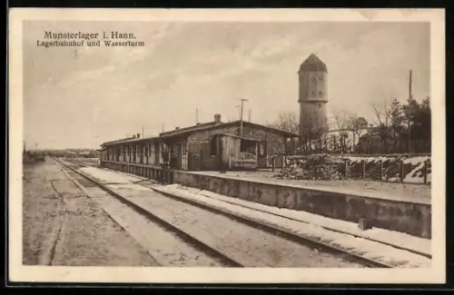 AK Munsterlager i. Hann., Lagerbahnhof und Wasserturm