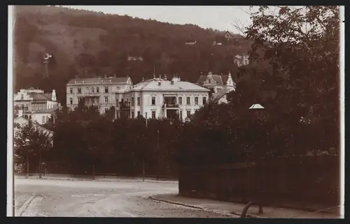 Fotografie Ansicht Neuwaldegg, Strassenpartie im Villenviertel