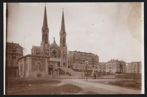 Fotografie Ansicht Wien-Lainz, Blick nach dem Versorgungsheim mit Kirche
