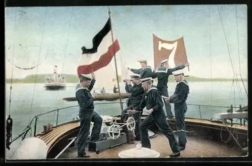 AK Matrosen beim Hissen der Nationalfahne am Heck