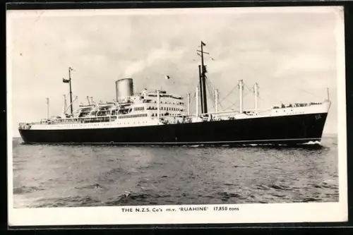 AK Passagierschiff M.V. Ruahine auf hoher See, 17.850 BRT