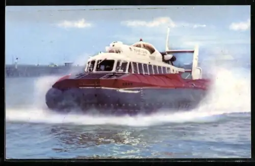 AK SRN 6 Hovercraft in voller Fahrt