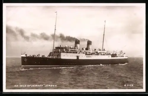 AK Jersey, Britisches Passagierschiff S.S. Isle of Jersey über den Achtersteven fahrend