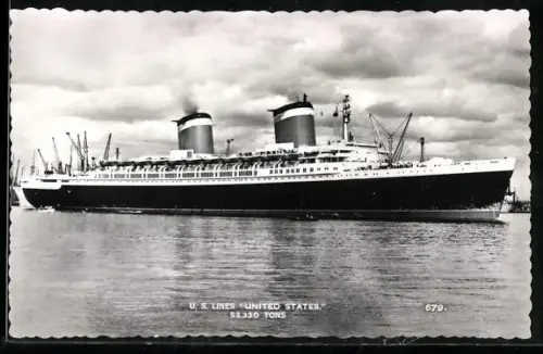 AK Passagierschiff United States ankert vor Hafen, U. S. Lines
