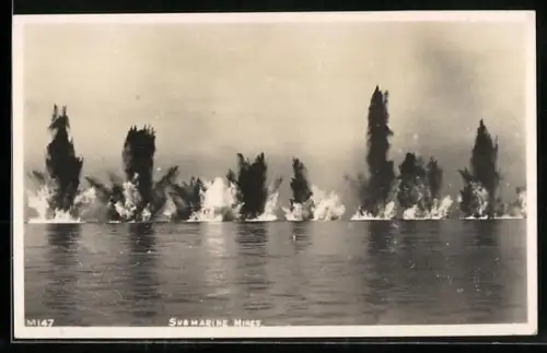 AK Explodierende Wasserbomben während einer U-Boot-Jagdübung bei Portland 1928