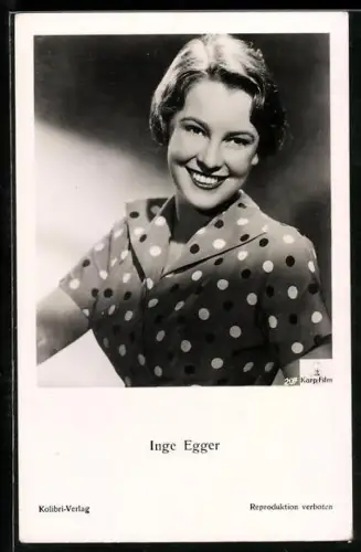AK Schauspielerin Inge Egger lächeln im tollen Kleid