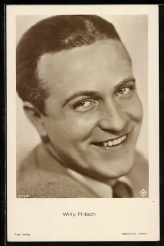 AK Schauspieler Willy Fritsch lächelnd porträtiert