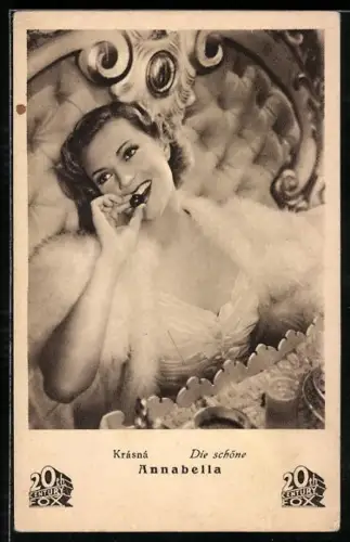 AK Schauspielerin Annabella Krasna im Kostüm einer Filmrolle