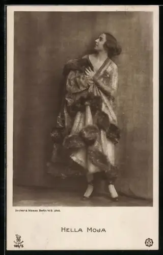 AK Schauspielerin Hella Moja im eleganten Kleid