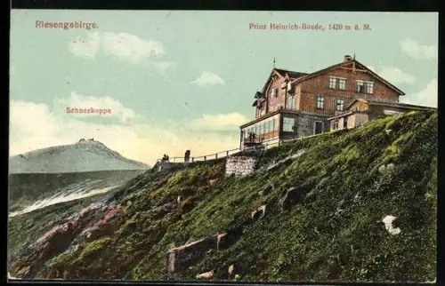 AK Prinz Heinrich-Baude /Riesengebirge, Berghütte mit Schneekoppe