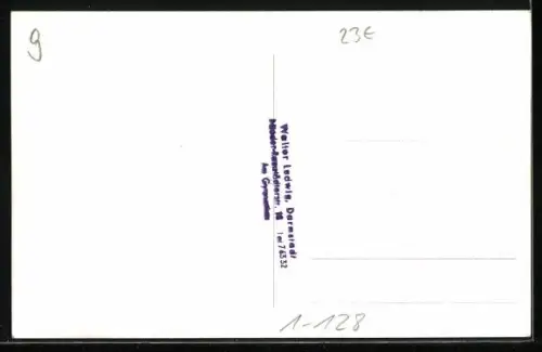 AK Willy Brandt in ein Gespräch vertieft