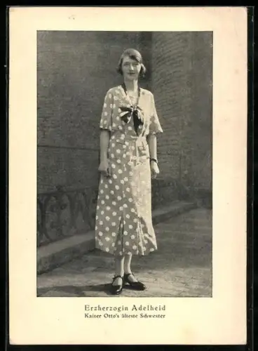 AK Erzherogin Adelheid in gepunktetem Kleid