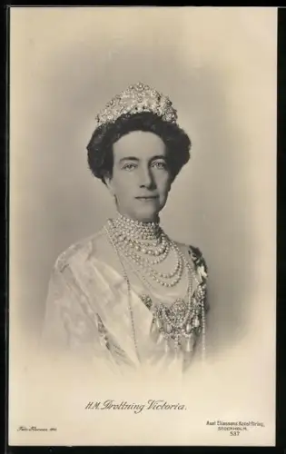 AK H. M. Drottning Victoria von Schweden, mit Krone abgelichtet