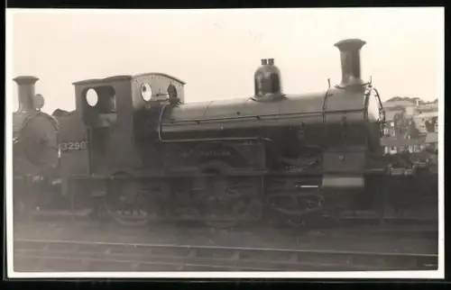 Foto-AK Britische Lokomotive Nr. 3298 der Southern Railway in Seitenansicht, englische Eisenbahn