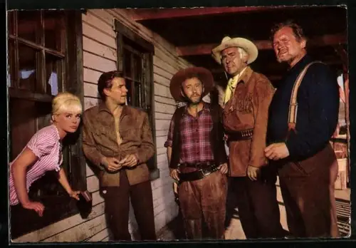 AK Filmszene aus Karl May-Film Unter Geiern, Old Surehand, Old Wabble und dessen Knechte