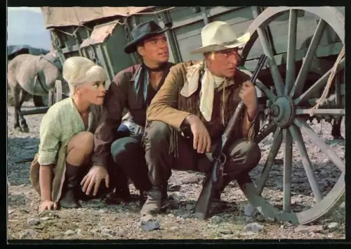 AK Film Unter Geiern nach Karl May, Filmszene mit Stewart Granger, Elke Sommer und Götz George