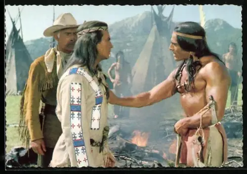 AK Filmszene aus Karl May-Film Unter Geiern, Pierre Brice, Stewart Granger und Georg Mitic