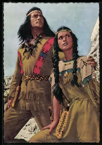 AK Schauspieler Pierre Brice und Marie Versini, Winnetou und seine Schwester Nscho-Tschi in Winnetou I