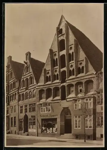 AK Lüneburg, Strasse am Berge, Gotische Giebelhäuser