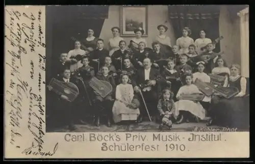 AK Nürnberg, Gruppenfoto vom Schülerfest 1910 in Carl Böcks Priv. Musik-Institut