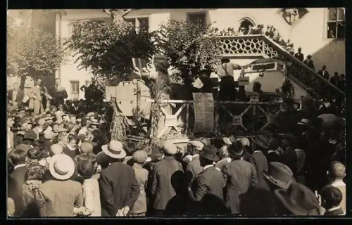 Foto-AK Ochsenfurt, Stadtfest am Rathaus, Umzugswagen