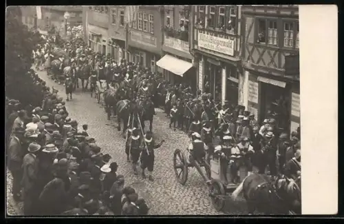 Foto-AK Ochsenfurt, Strassenumzug beim Stadtfest, Geschäft von Kästel & Steigerwald