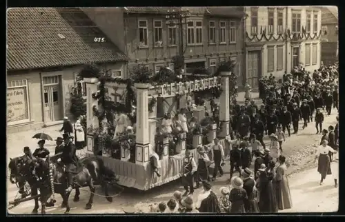Foto-AK Bad Lauterberg, Strassenumzug zum Badejubiläum 1914, Wagen der Germania Stahlfabrik