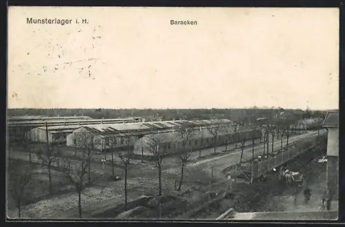 AK Munsterlager i. H., Baracken mit Lagerstrassen