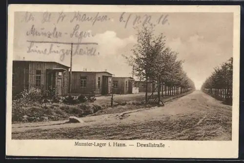 AK Munster-Lager i. Hann., Dewallstrasse mit Baracken