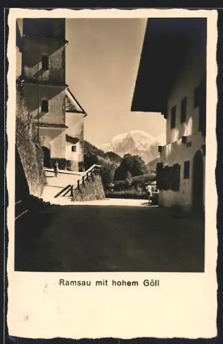 AK Ramsau bei Berchtesgaden, Strassenpartie mit Kirche und Blick zum Hohen Göll