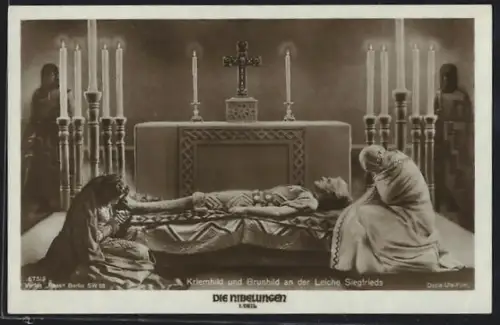 AK Die Nibelungen I. Teil, Kriemhild und Brunhild an der Leiche Siegfrieds, Altar