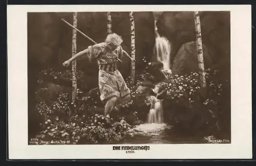 AK Die Nibelungen, Mann mit Speer in der Brust