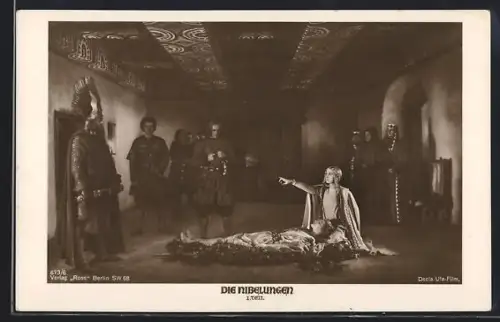 AK Ufa-Film Die Nibelungen 1.Teil, Siegfrieds Tod, Kriemhild beschuldigt Hagen des Mordes
