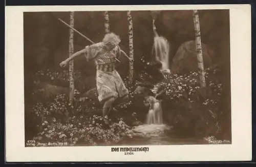 AK Die Nibelungen, Mann mit Speer in der Brust