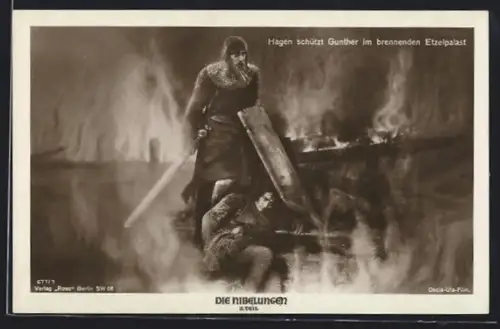 AK Film Die Nibelungen, Hagen schützt Gunther im brennenden Etzelpalast