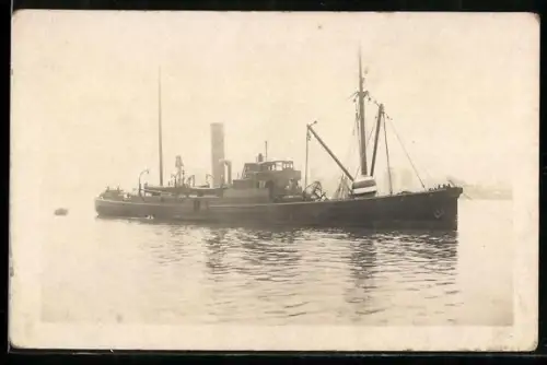 Foto-AK Britisches Kabellegeschiff Alert im Hafen